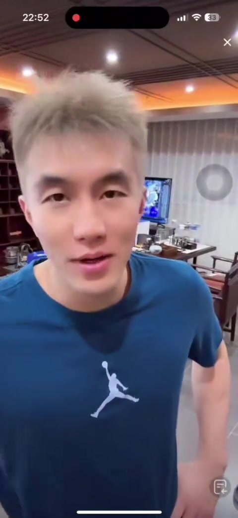 郭艾伦我眼睛好了 没看到这么明亮吗